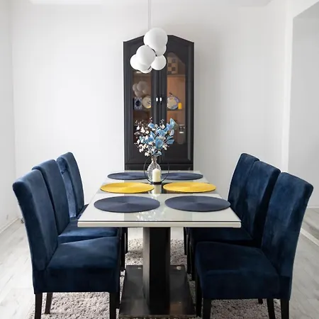 Riverside Heritage House *